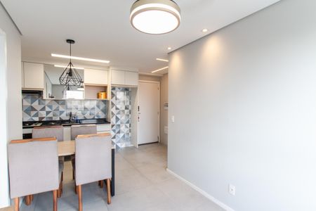 Sala de apartamento para alugar com 2 quartos, 40m² em Vila Sabrina, São Paulo