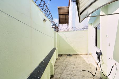 Casa para alugar com 140m², 4 quartos e 5 vagasQuintal