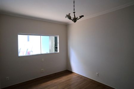 Casa para alugar com 140m², 4 quartos e 5 vagasQuarto 2