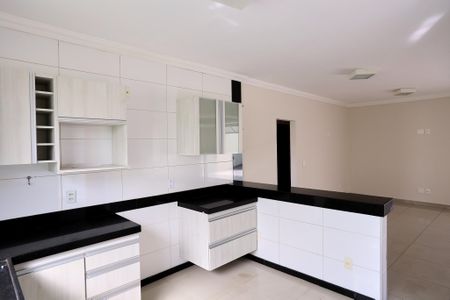 Casa para alugar com 140m², 4 quartos e 5 vagasCozinha