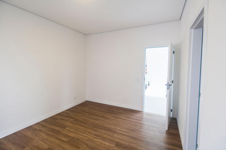 Casa de condomínio à venda com 350m², 4 quartos e 4 vagas Casa de condomínio à venda com 350m², 4 quartos e 4 vagasSuíte 3