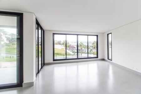 Casa de condomínio à venda com 350m², 4 quartos e 4 vagas Casa de condomínio à venda com 350m², 4 quartos e 4 vagasSala