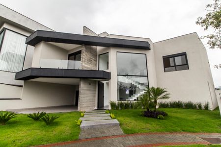 Casa de condomínio à venda com 350m², 4 quartos e 4 vagas Casa de condomínio à venda com 350m², 4 quartos e 4 vagasGaragem