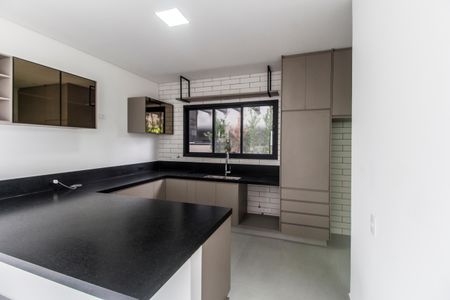 Casa de condomínio à venda com 350m², 4 quartos e 4 vagas Casa de condomínio à venda com 350m², 4 quartos e 4 vagasCozinha