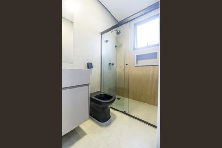 Casa de condomínio à venda com 350m², 4 quartos e 4 vagas Casa de condomínio à venda com 350m², 4 quartos e 4 vagasBanheiro da Suíte