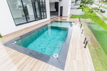 Casa de condomínio à venda com 350m², 4 quartos e 4 vagas Casa de condomínio à venda com 350m², 4 quartos e 4 vagasPiscina