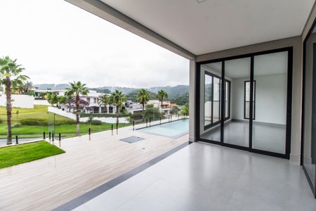 Casa de condomínio à venda com 350m², 4 quartos e 4 vagas Casa de condomínio à venda com 350m², 4 quartos e 4 vagasÁrea gourmet