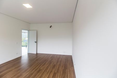 Casa de condomínio à venda com 350m², 4 quartos e 4 vagas Casa de condomínio à venda com 350m², 4 quartos e 4 vagasSuíte master