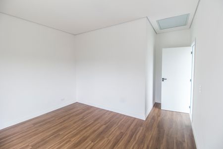 Casa de condomínio à venda com 350m², 4 quartos e 4 vagas Casa de condomínio à venda com 350m², 4 quartos e 4 vagasSuíte 4