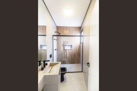 Casa de condomínio à venda com 350m², 4 quartos e 4 vagas Casa de condomínio à venda com 350m², 4 quartos e 4 vagasBanheiro da Suíte