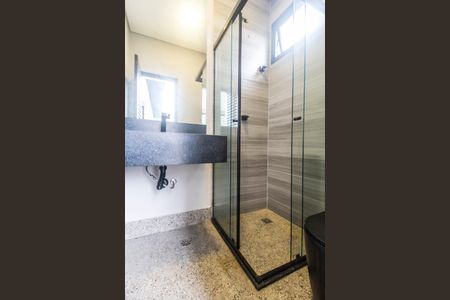 Casa de condomínio à venda com 350m², 4 quartos e 4 vagas Casa de condomínio à venda com 350m², 4 quartos e 4 vagasBanheiro