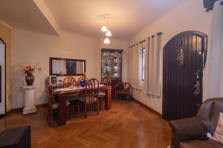 Casa à venda com 127m², 4 quartos e 3 vagasSala
