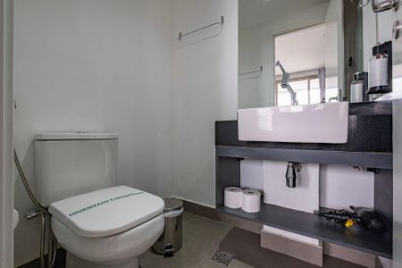 Banheiro de kitnet/studio à venda com 1 quarto, 31m² em Jardins, São Paulo
