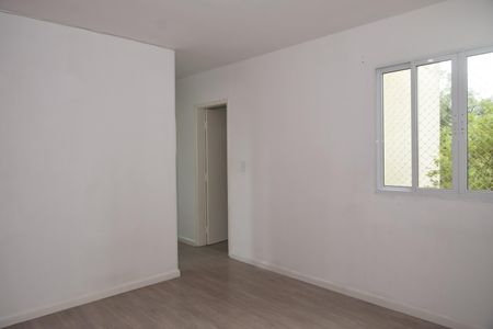 Sala de apartamento para alugar com 2 quartos, 58m² em Jardim Dom José, Embu das Artes