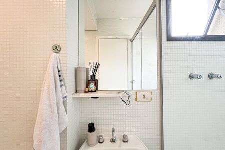 Apartamento para alugar com 70m², 2 quartos e 2 vagasBanheiro da Suíte