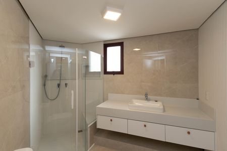 Apartamento à venda com 130m², 3 quartos e 4 vagas Apartamento à venda com 130m², 3 quartos e 4 vagasBanheiro da Suíte 3