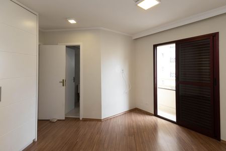 Apartamento à venda com 130m², 3 quartos e 4 vagas Apartamento à venda com 130m², 3 quartos e 4 vagasSuíte 3