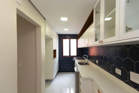 Apartamento à venda com 130m², 3 quartos e 4 vagas Apartamento à venda com 130m², 3 quartos e 4 vagasCozinha - Armários