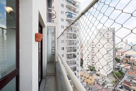 Apartamento à venda com 130m², 3 quartos e 4 vagas Apartamento à venda com 130m², 3 quartos e 4 vagasVaranda