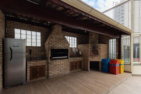 Apartamento à venda com 130m², 3 quartos e 4 vagas Apartamento à venda com 130m², 3 quartos e 4 vagasÁrea comum - Churrasqueira