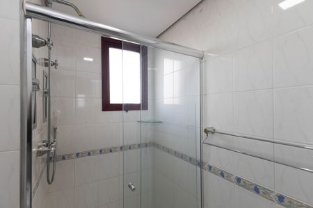 Apartamento à venda com 130m², 3 quartos e 4 vagas Apartamento à venda com 130m², 3 quartos e 4 vagasBanheiro Suíte 1 e 2