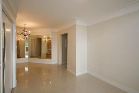 Apartamento à venda com 130m², 3 quartos e 4 vagas Apartamento à venda com 130m², 3 quartos e 4 vagasSala
