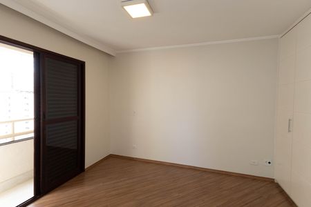 Apartamento à venda com 130m², 3 quartos e 4 vagas Apartamento à venda com 130m², 3 quartos e 4 vagasSuíte 3