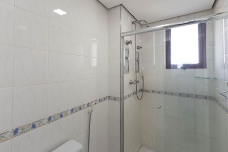 Apartamento à venda com 130m², 3 quartos e 4 vagas Apartamento à venda com 130m², 3 quartos e 4 vagasBanheiro Suíte 1 e 2