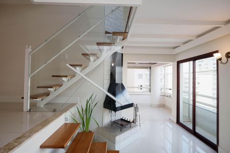 Apartamento à venda com 130m², 3 quartos e 4 vagas Apartamento à venda com 130m², 3 quartos e 4 vagasSala