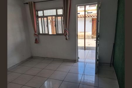 Sala de casa para alugar com 2 quartos, 75m² em Nova Cidade, São Gonçalo