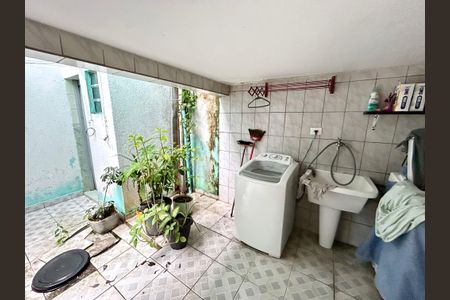 Casa à venda com 160m², 3 quartos e 2 vagas Casa à venda com 160m², 3 quartos e 2 vagasÁrea de Serviço