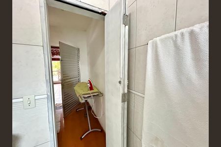 Casa à venda com 160m², 3 quartos e 2 vagas Casa à venda com 160m², 3 quartos e 2 vagasBanheiro da Suíte
