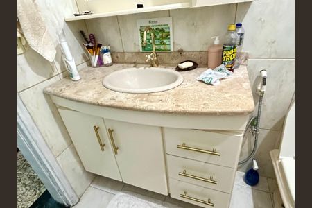 Casa à venda com 160m², 3 quartos e 2 vagas Casa à venda com 160m², 3 quartos e 2 vagasBanheiro 2