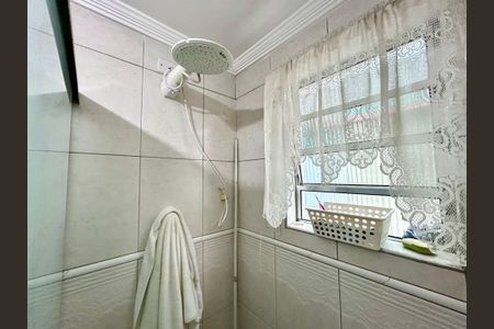 Casa à venda com 160m², 3 quartos e 2 vagas Casa à venda com 160m², 3 quartos e 2 vagasBanheiro 1