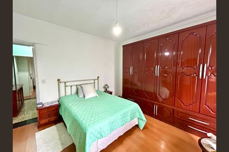 Casa à venda com 160m², 3 quartos e 2 vagas Casa à venda com 160m², 3 quartos e 2 vagasQuarto 1