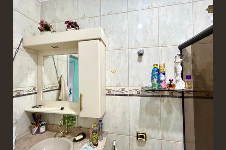 Casa à venda com 160m², 3 quartos e 2 vagas Casa à venda com 160m², 3 quartos e 2 vagasBanheiro 2