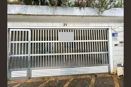 Casa à venda com 160m², 3 quartos e 2 vagas Casa à venda com 160m², 3 quartos e 2 vagasPlaca instalada na fachada do imóvel