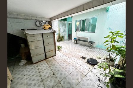 Casa à venda com 160m², 3 quartos e 2 vagas Casa à venda com 160m², 3 quartos e 2 vagasÁrea de Serviço