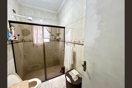 Casa à venda com 160m², 3 quartos e 2 vagas Casa à venda com 160m², 3 quartos e 2 vagasBanheiro 2