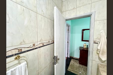 Casa à venda com 160m², 3 quartos e 2 vagas Casa à venda com 160m², 3 quartos e 2 vagasBanheiro 2