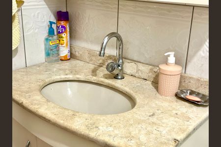 Casa à venda com 160m², 3 quartos e 2 vagas Casa à venda com 160m², 3 quartos e 2 vagasBanheiro 1