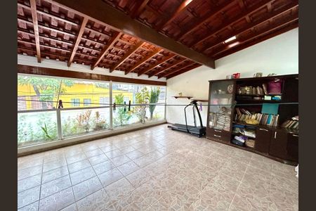 Casa à venda com 160m², 3 quartos e 2 vagas Casa à venda com 160m², 3 quartos e 2 vagasVaranda da Suíte