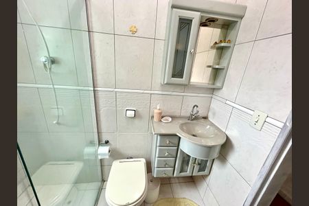 Casa à venda com 160m², 3 quartos e 2 vagas Casa à venda com 160m², 3 quartos e 2 vagasBanheiro da Suíte