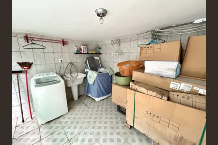 Casa à venda com 160m², 3 quartos e 2 vagas Casa à venda com 160m², 3 quartos e 2 vagasÁrea de Serviço