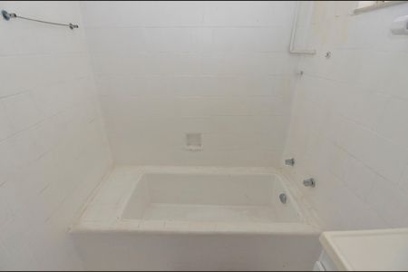 Apartamento à venda com 70m², 2 quartos e sem vaga Apartamento à venda com 70m², 2 quartos e sem vagaBanheiro