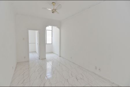 Apartamento à venda com 70m², 2 quartos e sem vaga Apartamento à venda com 70m², 2 quartos e sem vagaSala