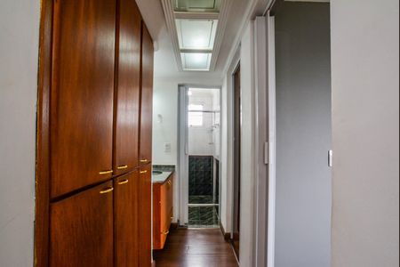Corredor de apartamento para alugar com 2 quartos, 54m² em Jardim Alvorada, Santo André