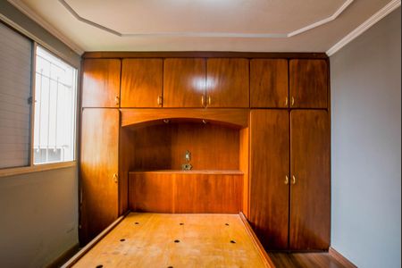 Quarto 2 de apartamento para alugar com 2 quartos, 54m² em Jardim Alvorada, Santo André