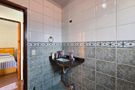 Casa à venda com 206m², 3 quartos e 3 vagas Casa à venda com 206m², 3 quartos e 3 vagasBanheiro 2