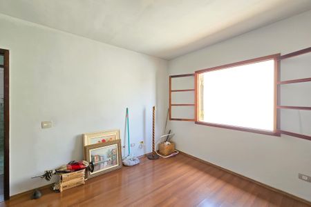 Casa à venda com 206m², 3 quartos e 3 vagas Casa à venda com 206m², 3 quartos e 3 vagasQuarto 2